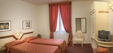 Hotel Metropole 몬테카티니테르메 객실 사진